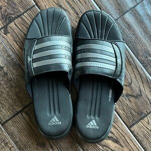 NWT Mens adidas slip on sandals